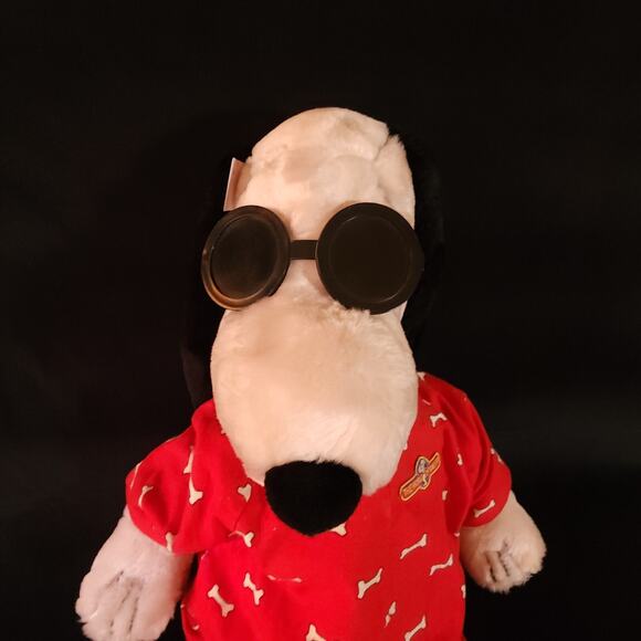 Rare Vintage The World Of Wonder Snoopy Stuffed Toy Figure w/ Red Pajamas Outfit - Picture 6 of 11